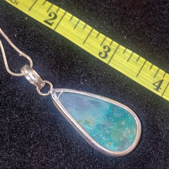 Dainty Chrysoprase statement handcrafted pendant - Picture 4 of 4